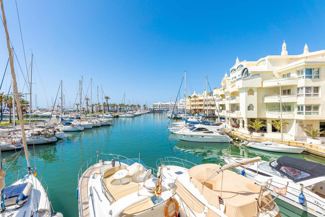 Atico Puerto Marina First Island With Sea Views And Rooftop Pool Benalmádena Kültér fotó