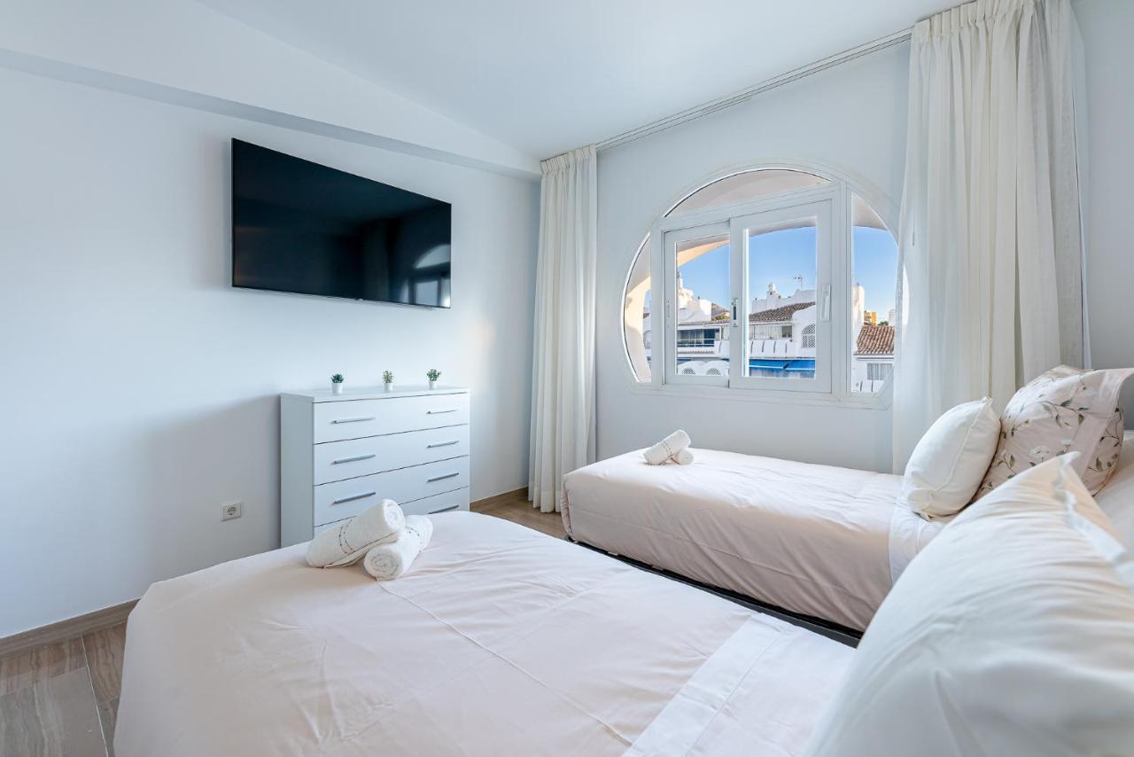 Atico Puerto Marina First Island With Sea Views And Rooftop Pool Benalmádena Kültér fotó